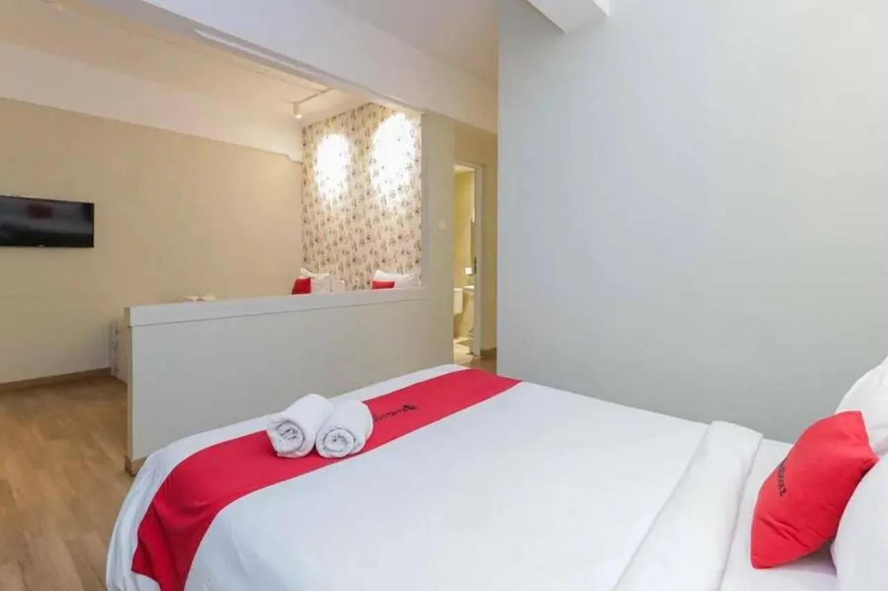Reddoorz Plus At Riverside Malang Exterior foto