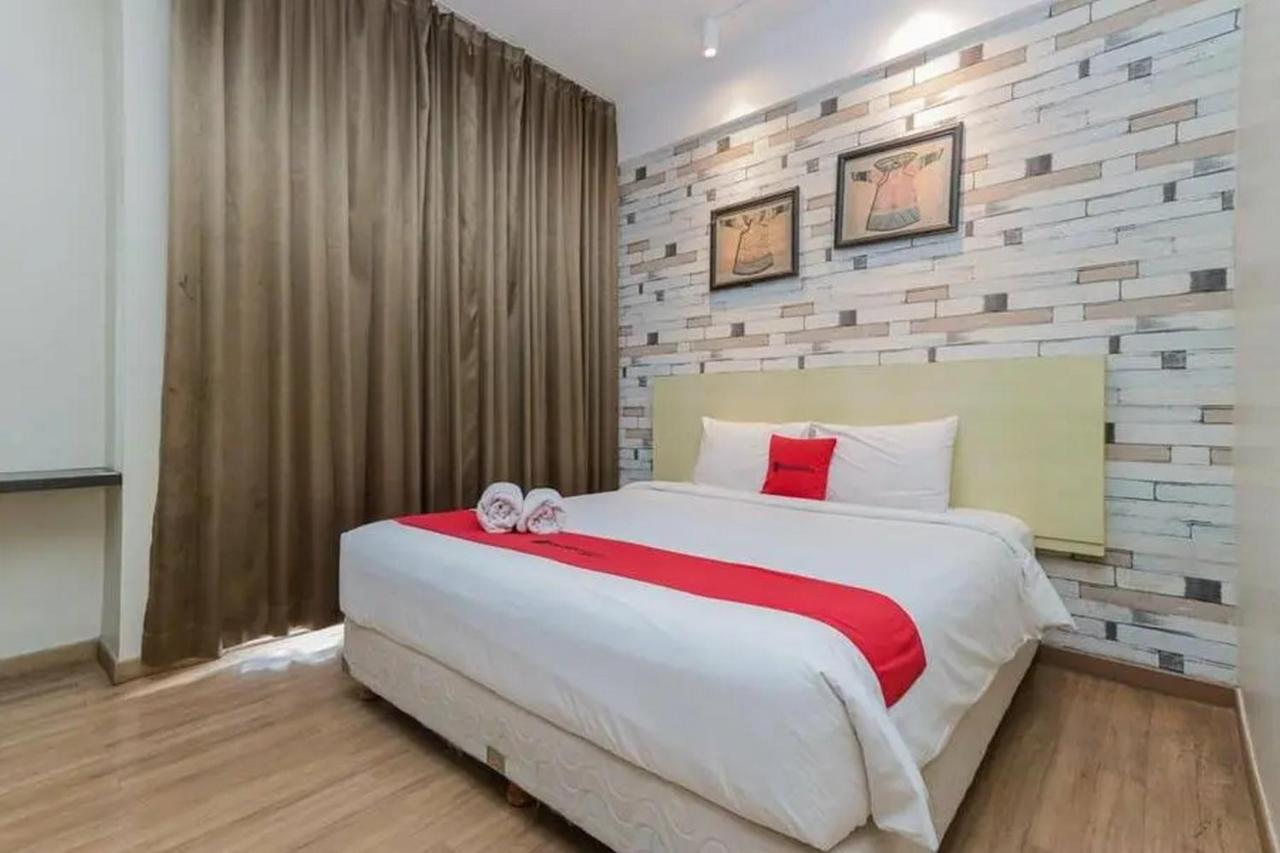 Reddoorz Plus At Riverside Malang Exterior foto