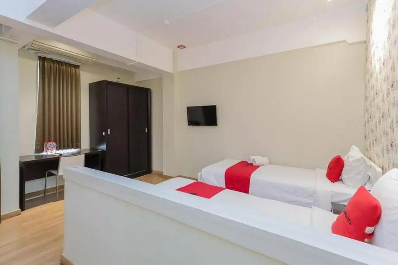 Reddoorz Plus At Riverside Malang Exterior foto