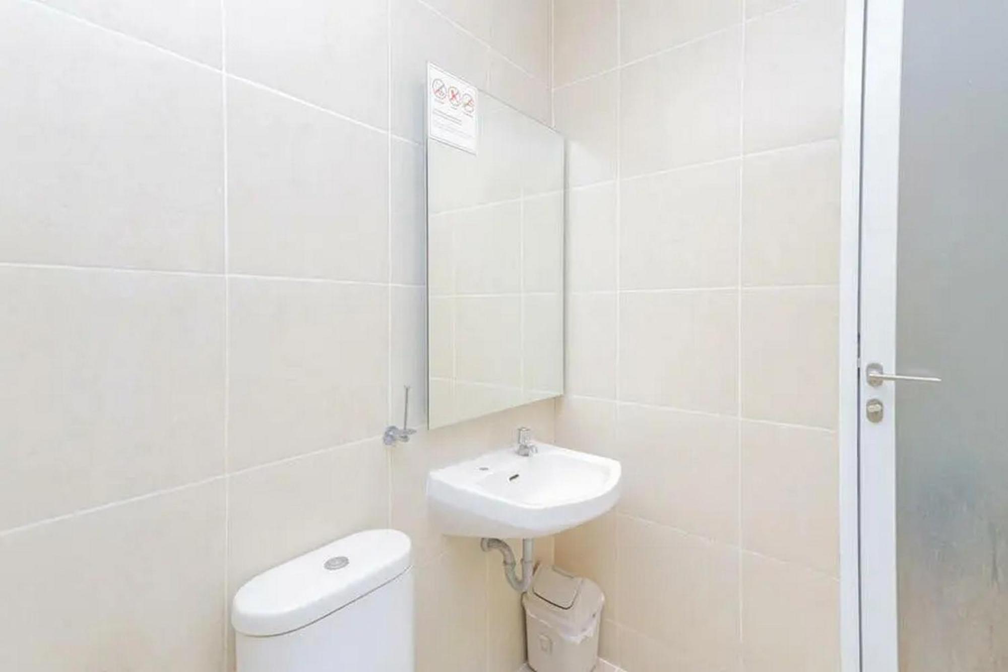 Reddoorz Plus At Riverside Malang Habitación foto